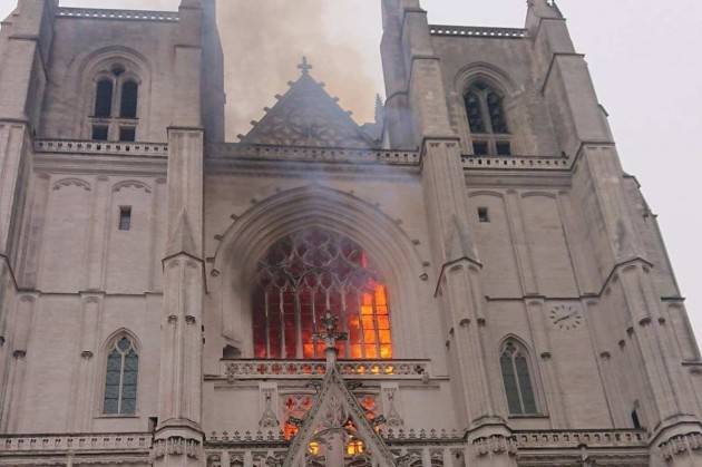 Incendio doloso cattedrale di Nantes: il volontario ha confessato