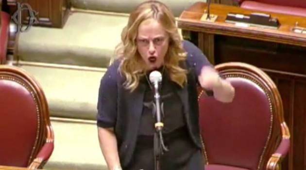 Giorgia Meloni indemoniata diventa lo zimbello degli utenti di Twitter