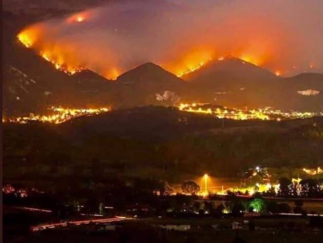 Legambiente, Emergenza incendi: poca prevenzione e controlli. Rivedere la Legge Madia