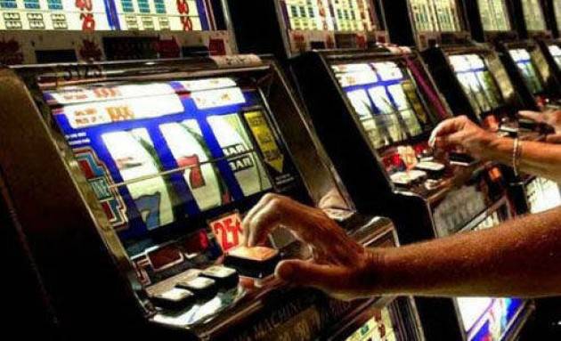 E’ vergognoso che lo Stato guadagni sul gioco d’azzardo | Antonio Pagliarini (Isola Dovarese)