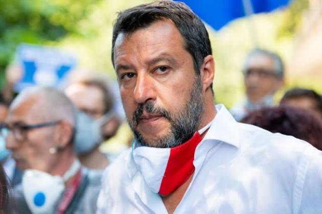 Salvini: ''Conte in Tribunale per aver sequestrato mezza Italia''