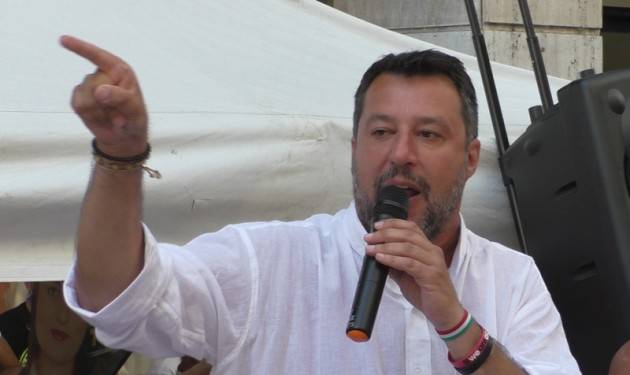 Salvini: ''Azzolina calamità naturale. Felice se Giorgia sale. Più che centrodestra ora siamo il fronte dei produttori''