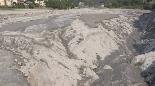 Chiesa Valmalenco, frana su un'auto: tre morti e un bimbo in codice rosso