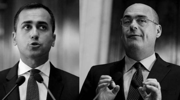 Rousseau approva: sì ad alleanze con altri partiti e sì al 3° mandato. La trasformazione dei Cinque Stelle