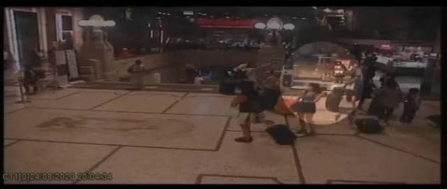 Infarto in stazione, 76enne salvato da agente della Ferroviaria - VIDEO