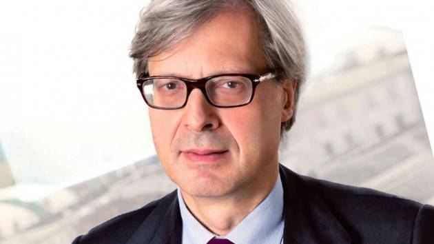 Vittorio Sgarbi multa chi indossa la mascherina