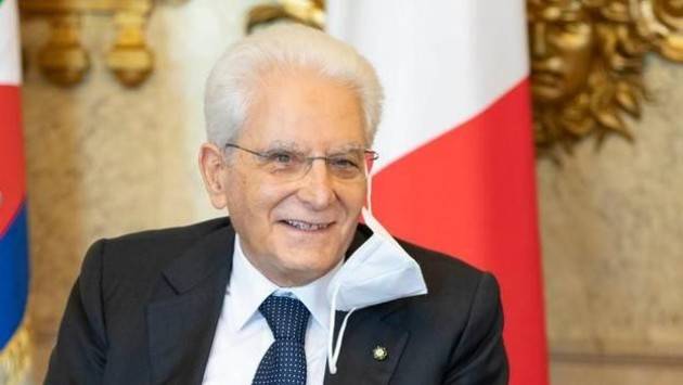 Mattarella: ''La comunità della scuola è risorsa decisiva per il futuro della comunità nazionale''