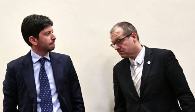 OMS, conferenza su riapertura scuole: ''Pronti per lezioni online. Politiche specifiche per bimbi e prof a rischio''