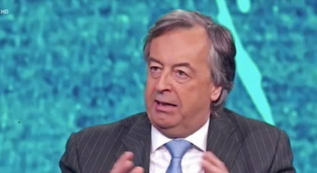 Ritorno a scuola, Burioni: ''Polemiche per scopi politici ma a nessuno frega che si voti nelle aule''