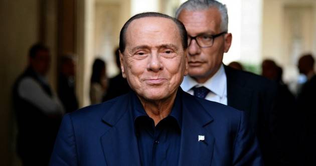 Ricoverato al San RaffaeleSilvio Berlusconi: Polmonite bilaterale allo stato precocE