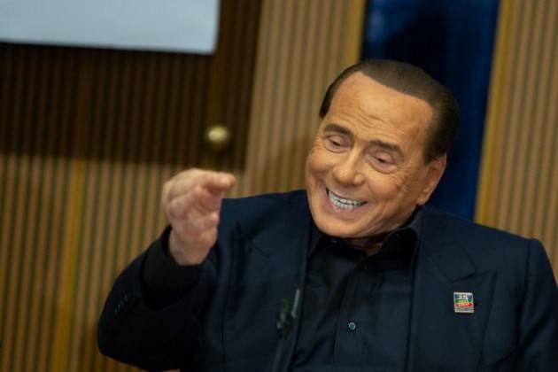 Berlusconi: ''Coronavirus infernale, lotto per tornare in pista''
