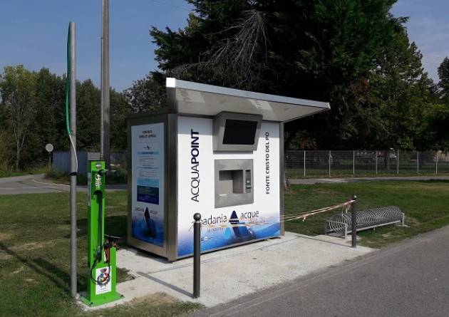 Gerre de’ Caprioli, Padania Acque: inaugurazione 'Fonte Cristo del Po', la prima casa dell’acqua sulla ciclovia VENTO