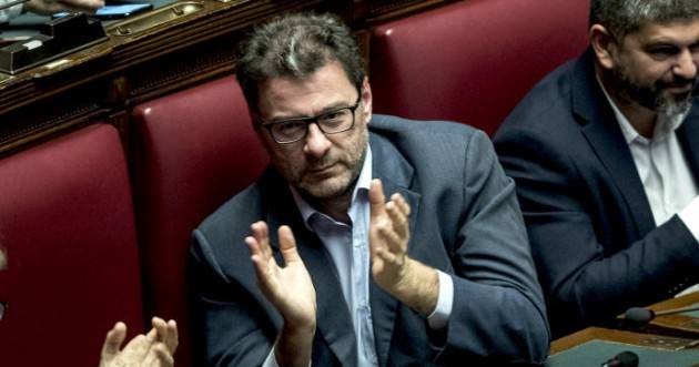Giorgetti vota contro la linea del partito. Salvini: ''La Lega non è una caserma per fortuna''