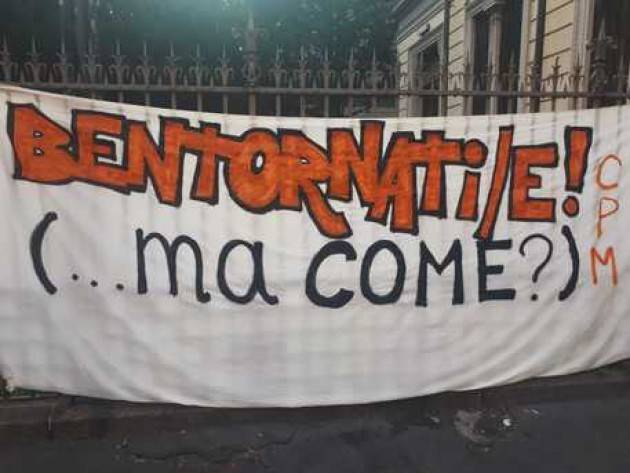 A Milano striscioni di protesta davanti ai licei