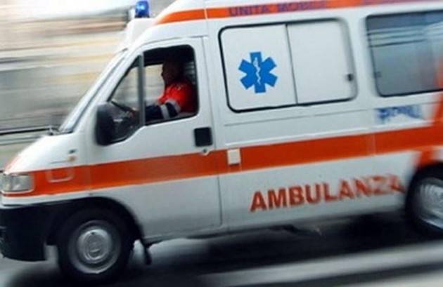 Studente cade dal lucernario, è grave