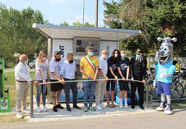Gerre de’ Caprioli, Padania Acque : inaugurata , la prima casa acqua sulla ciclovia VENTO