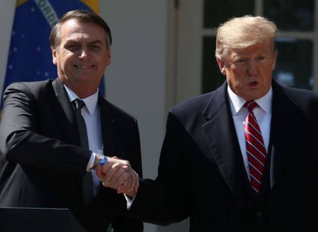 I negazionisti Trump e Bolsonaro battono gli scienziati