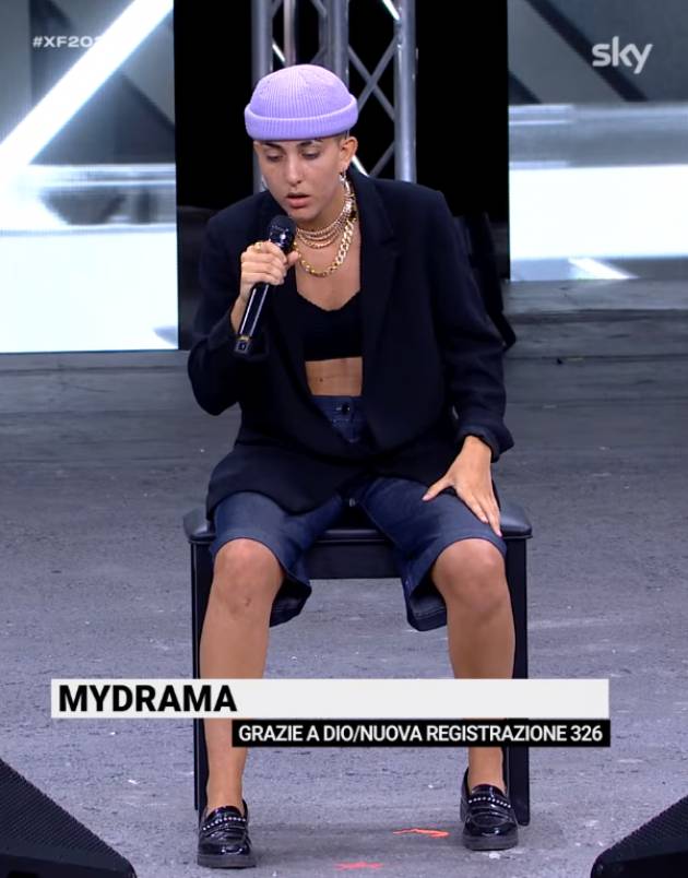 LA CREMASCA ALESSANDRA CONQUISTA X-FACTOR