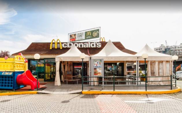 MILANO - CHIUDE IL MCDONALD DI SAN DONATO M3