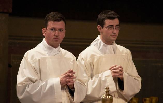 CREMONA SABATO SERA IN CATTEDRALE L’ORDINAZIONE DIACONALE DEI SEMINARISTI  BIGATTI E TASSI