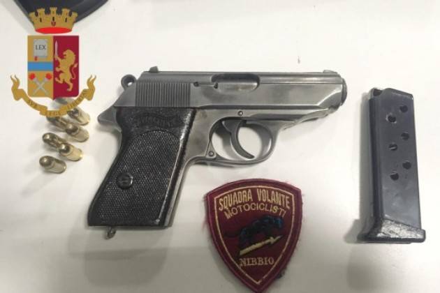 Rapinatore arrestato in flagranza