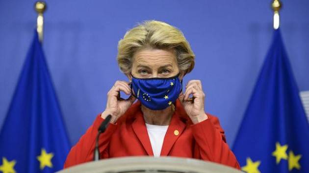 Von der Leyen in isolamento: contatti con un positivo al Covid