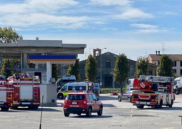 PIACENZA - INVESTITO DAL GAS DELLA CISTERNA: GRAVISSIMO