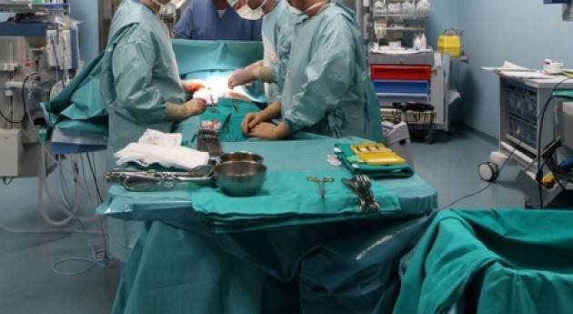 Le tolgono lo stomaco ''per errore'', 2 anni a chirurgo