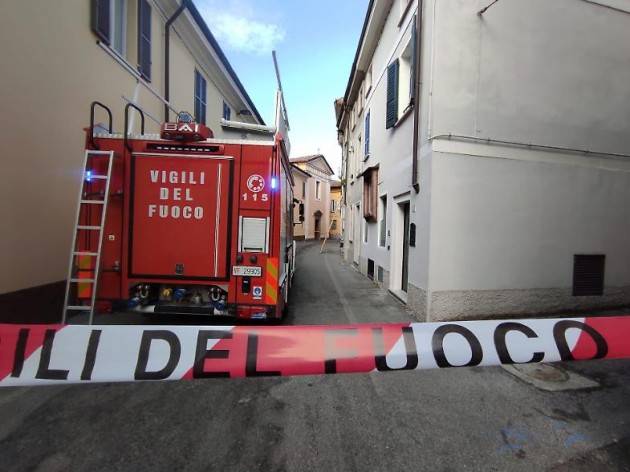 CREMA - CROLLA TETTO DI UNA PALAZZINA 