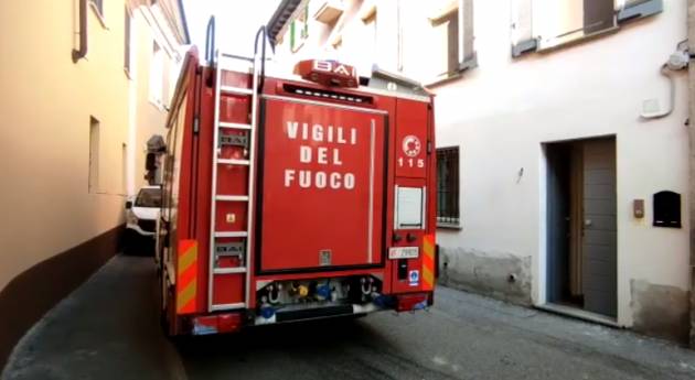 CREMA - CROLLA TETTO DI UNA PALAZZINA 