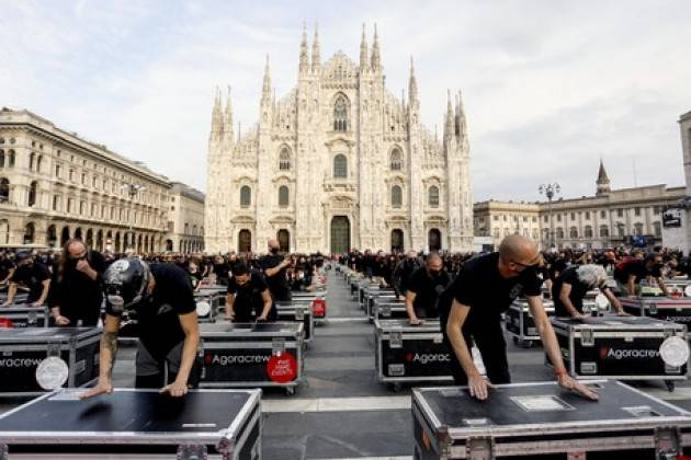 Bauli in piazza a Milano, ''regole chiare per ripartire''