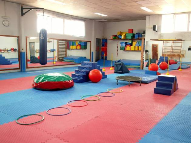 Cremona Nuove attrezzature sportive per le scuole comunali e primarie statali