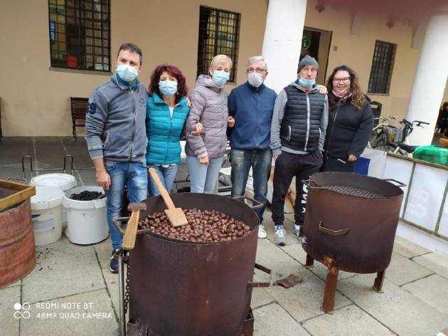 CREMA - CALDARROSTE E DONAZIONI PER L'OSPEDALE - FOTO