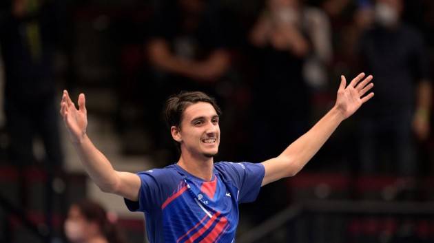 Tennis, impresa di Sonego a Vienna