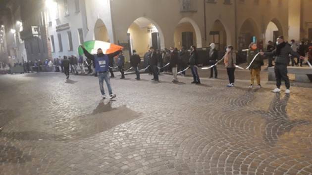 ''catena'' di baristi e ristoratori in centro a Pavia