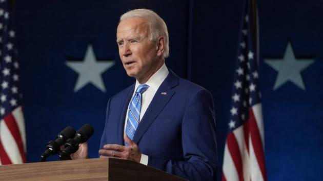 Biden sempre più vicino alla vittoria. Trump chiede lo stop al conteggio dei voti