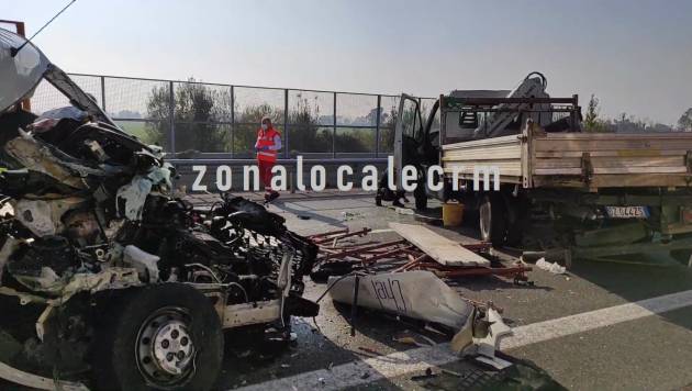 CREMA - SCHIANTO TRA FURGONE E CAMION: DUE FERITI - FOTO E VIDEO-