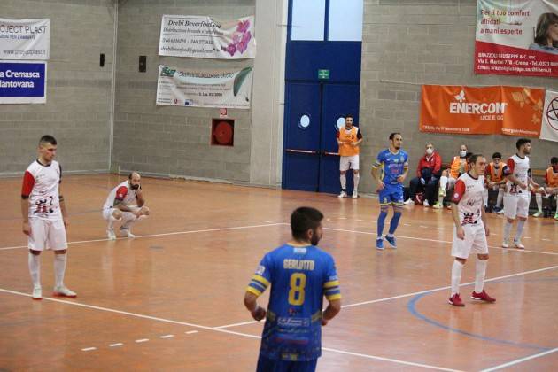 CALCIO A CINQUE: FERMIAMOCI! PRIMA DEL MATCH CON IL FOSSANO, IL VIDEOTON SI FERMA PER DUE MINUTI