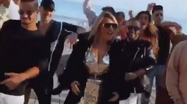 Videoclip in gruppo e senza mascherine: multata Angela da Mondello