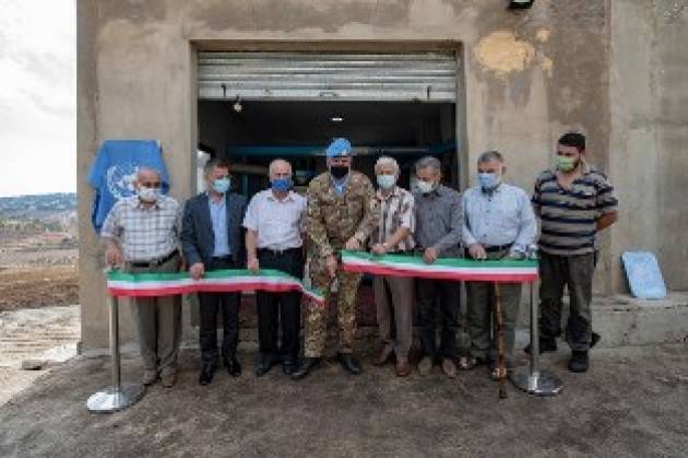 MISSIONE IN LIBANO: CASCHI BLU ITALIANI DONANO UN IMPIANTO PER IL RIFORNIMENTO D’ACQUA