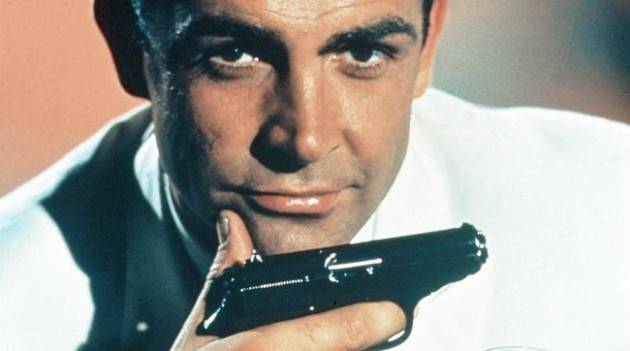 SPETTACOLO: ALL'ASTA LA PISTOLA DI 007