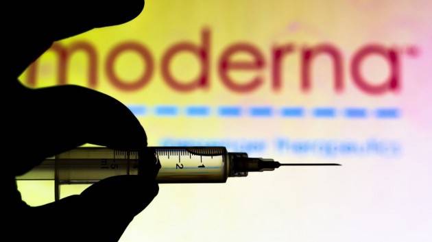 Vaccino Moderna anti-Covid: ''È efficace al 94,5% in fase 3 e si conserva a temperature più alte''