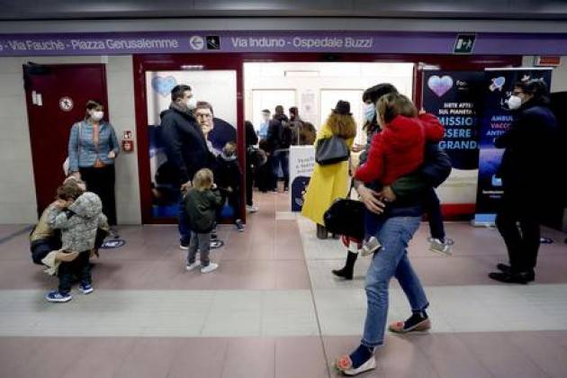 Vaccino Influenza,  spray per bimbi in stazione metro Milano