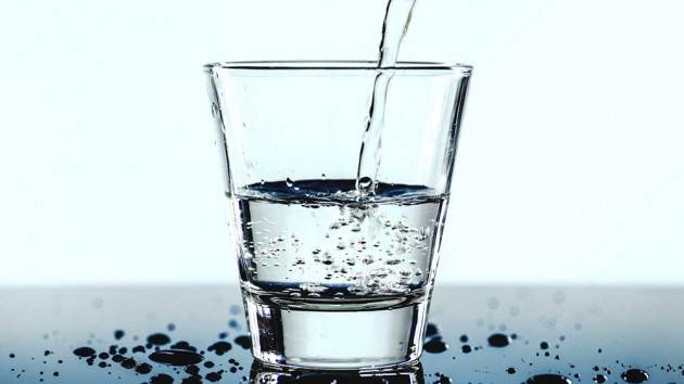 Idratazione aiuta ad alleviare i dolori articolari