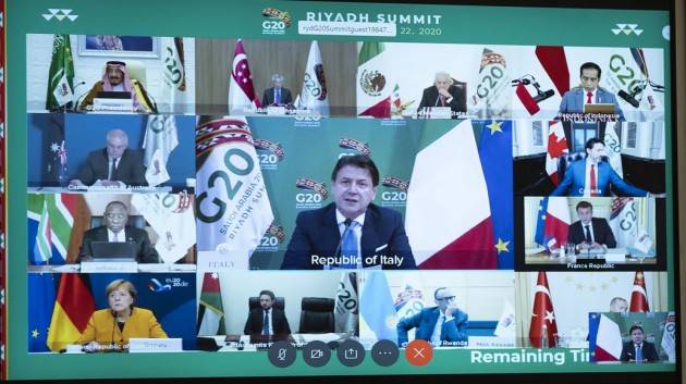 Conte al G20: ''Vaccini e terapia anti-Covid non siano privilegio di pochi, ma di tutti''