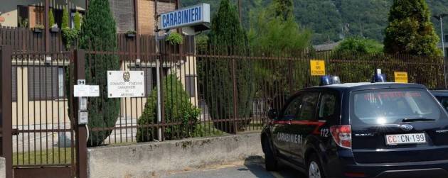 SONDRIO - 46ENNE TENTA IL SUICIDIO: SALVATA DAI FIGLI - ARRESTATA