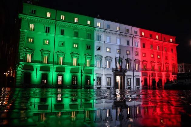 Cdm nella notte per il Ristori quater, verso rinvio tasse e nuovi aiuti