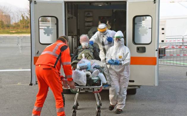 800mila casi e 12.900 morti in 30 giorni. Miozzo: doloroso ma necessario non riaprire