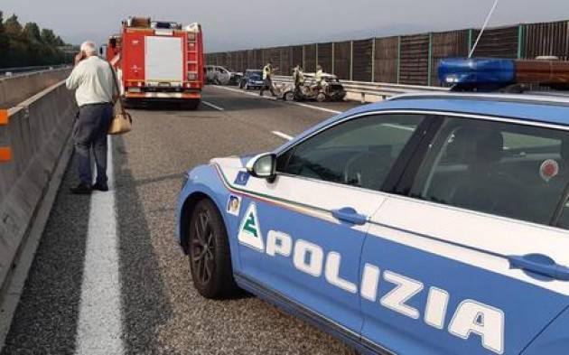 Tir invade corsia, un morto e due feriti