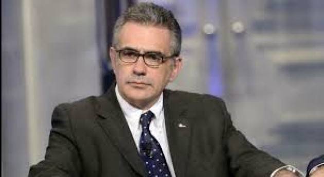 Pregliasco: “Gli annunci dei produttori di vaccini rischiano di creare più diffidenza che fiducia”